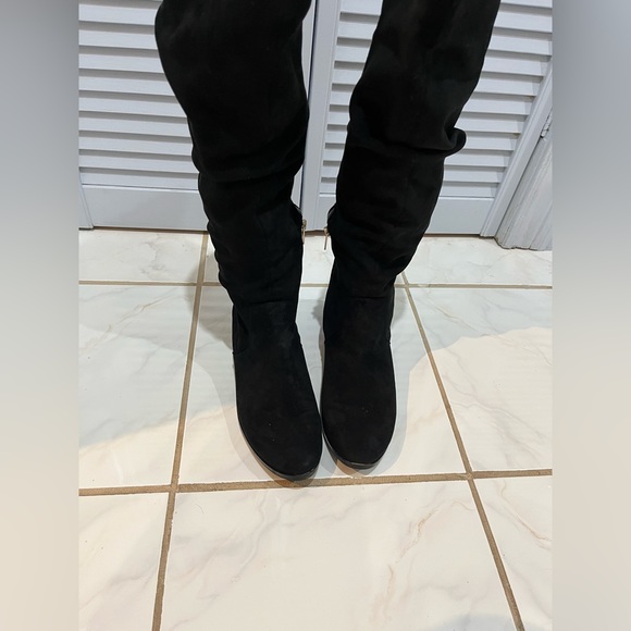 Women’s Boots with Side Zipper - Picture 5 of 7
